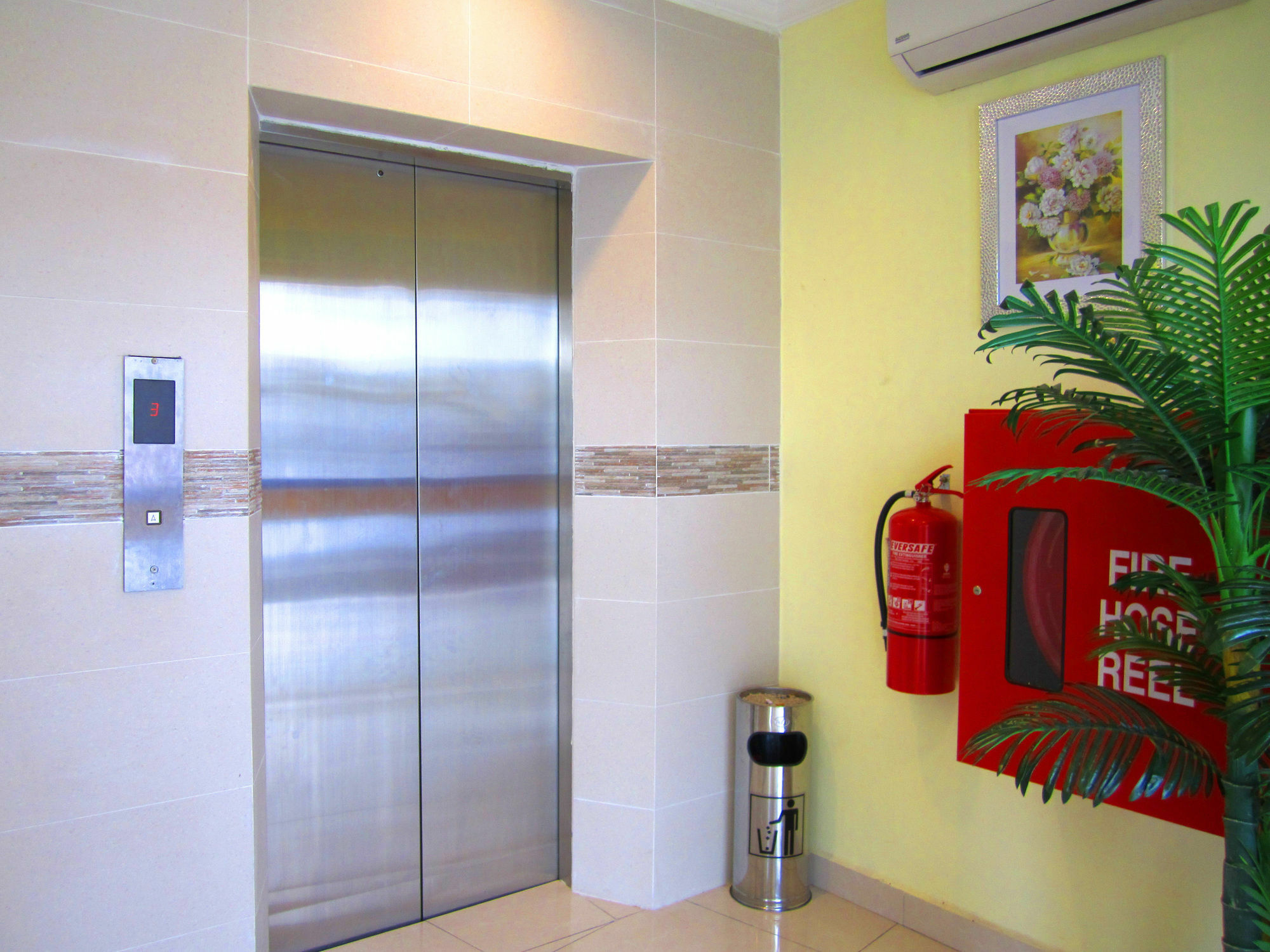 Sun Inns Hotel Kopkastam Kelana Jaya Petaling Jaya Exterior photo